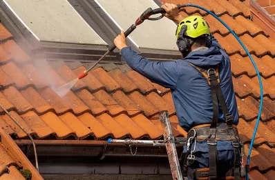 Démoussage et hydrofuge de toiture à Esnon